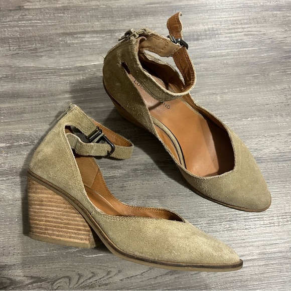 Lucky Brand Stephi Pointed Toe Tan Suede Wedge Pumps - Picture 8 of 11